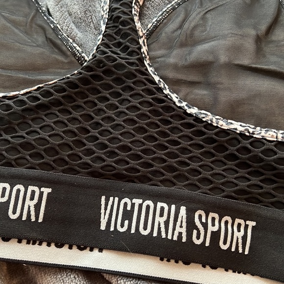 Victoria's Secret Leopard Sports Bra - Picture 4 of 6